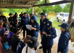 ชุมพร – บุกสวนกลางสายฝนที่ตก!  รวบเมียนมา 6 ลอบทำงาน นายจ้าง 3 รายโดนด้วย